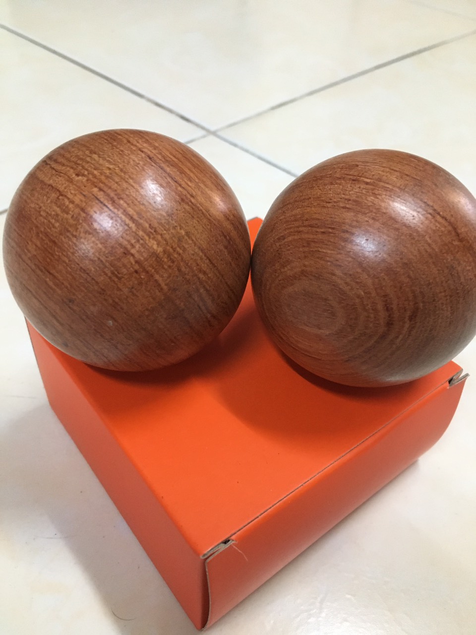 Bi lăn tay bằng gỗ Hương - Sản phẩm cho sức khoẻ  - 5 cm ( hình thật )