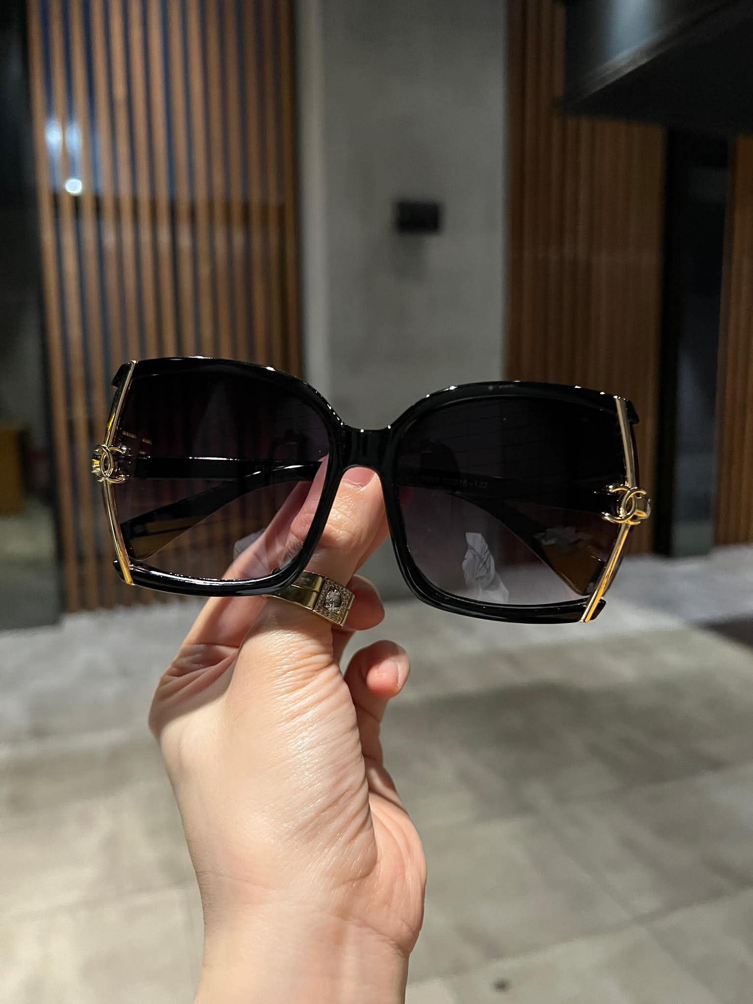 Kính râm nữ thời trang chống nắng sành điệu