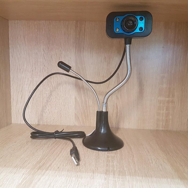 Webcam KM 720p HD hình ảnh và micro trên 1 đầu USB - tích hợp 4 đèn led trợ sáng (nhiều màu)