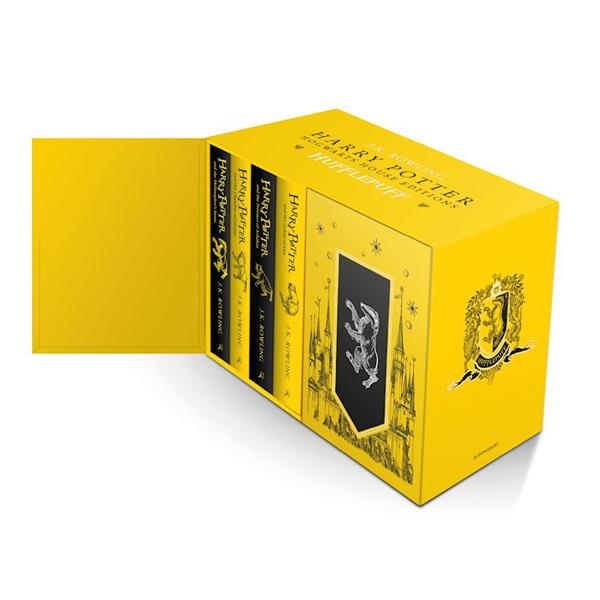 Sách ngoại văn: Harry Potter Hufflepuff House Editions Hardback Box Set