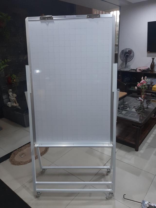 Bảng Flipchart Cố Định Viết Bút Lông Có Ô Ly Bavico - Trắng (0.8 x 1.2 m)