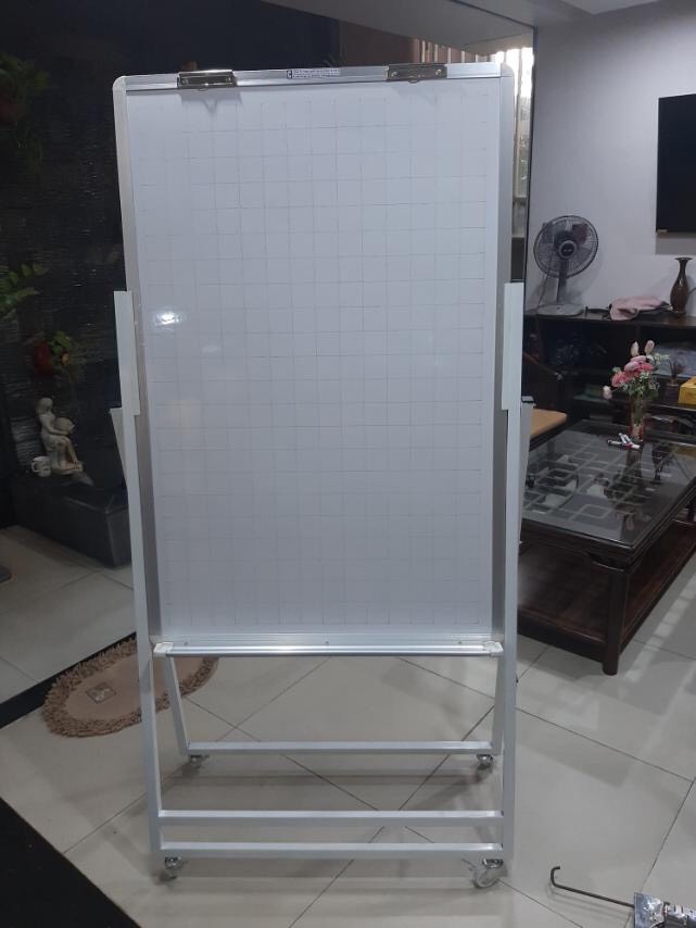 Bảng Flipchart Cố Định Viết Bút Lông Có Ô Ly Bavico - Trắng