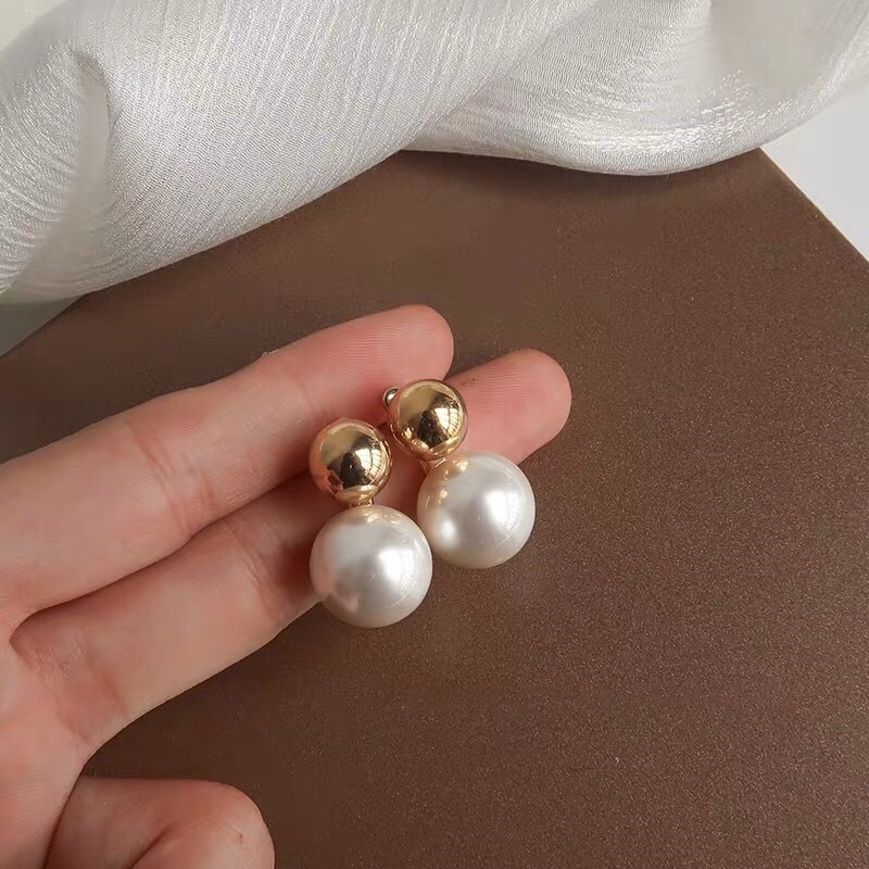 Khuyên tai tai ngọc 2 màu sang trọng