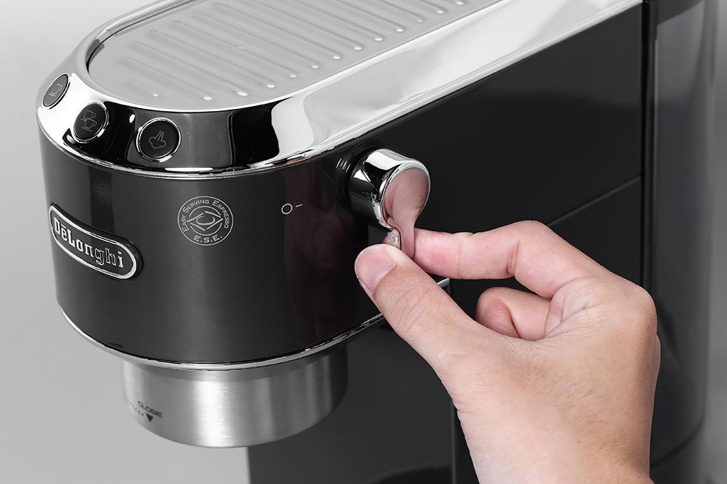 Máy pha cafe Delonghi EC785.GY - Hàng Chính Hãng