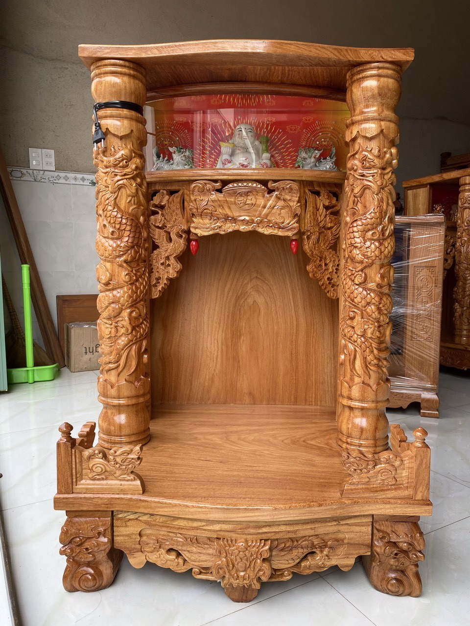 Bàn thờ thần tài ông địa có hộp đèn gỗ gõ ngang 60 X 88 cột 8 cm ,bàn thờ gỗ cao cấp ( FREESIP HCM 50 KM )
