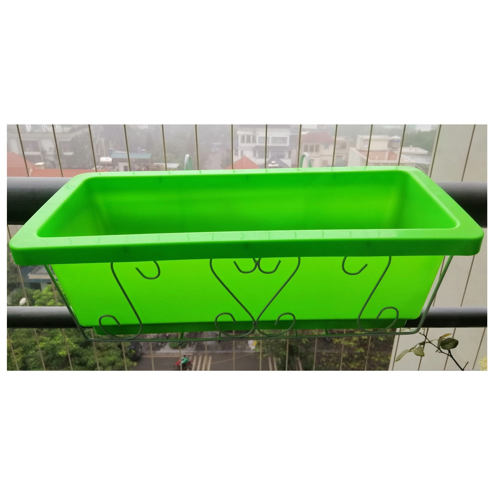 ComBo 2 GIỎ SẮT Treo Chậu Hoa Ban Công Hình Chữ Nhật - Màu Trắng + 2 CHẬU NHỰA TRỒNG RAU, TRỒNG HOA, CÂY CẢNH KÍCH THƯỚC 48X20X16CM
