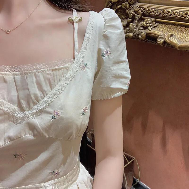 Váy trắng tiểu thư