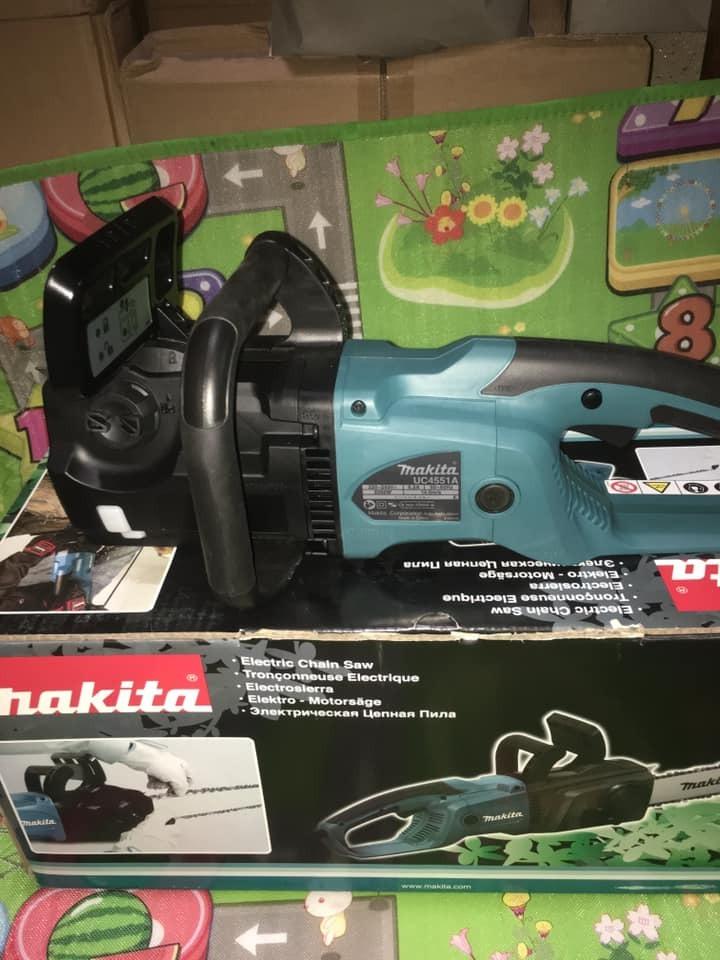 MÁY CƯA XÍCH DÙNG ĐIỆN 1800W 450MM MAKITA UC4551A - HÀNG CHÍNH HÃNG