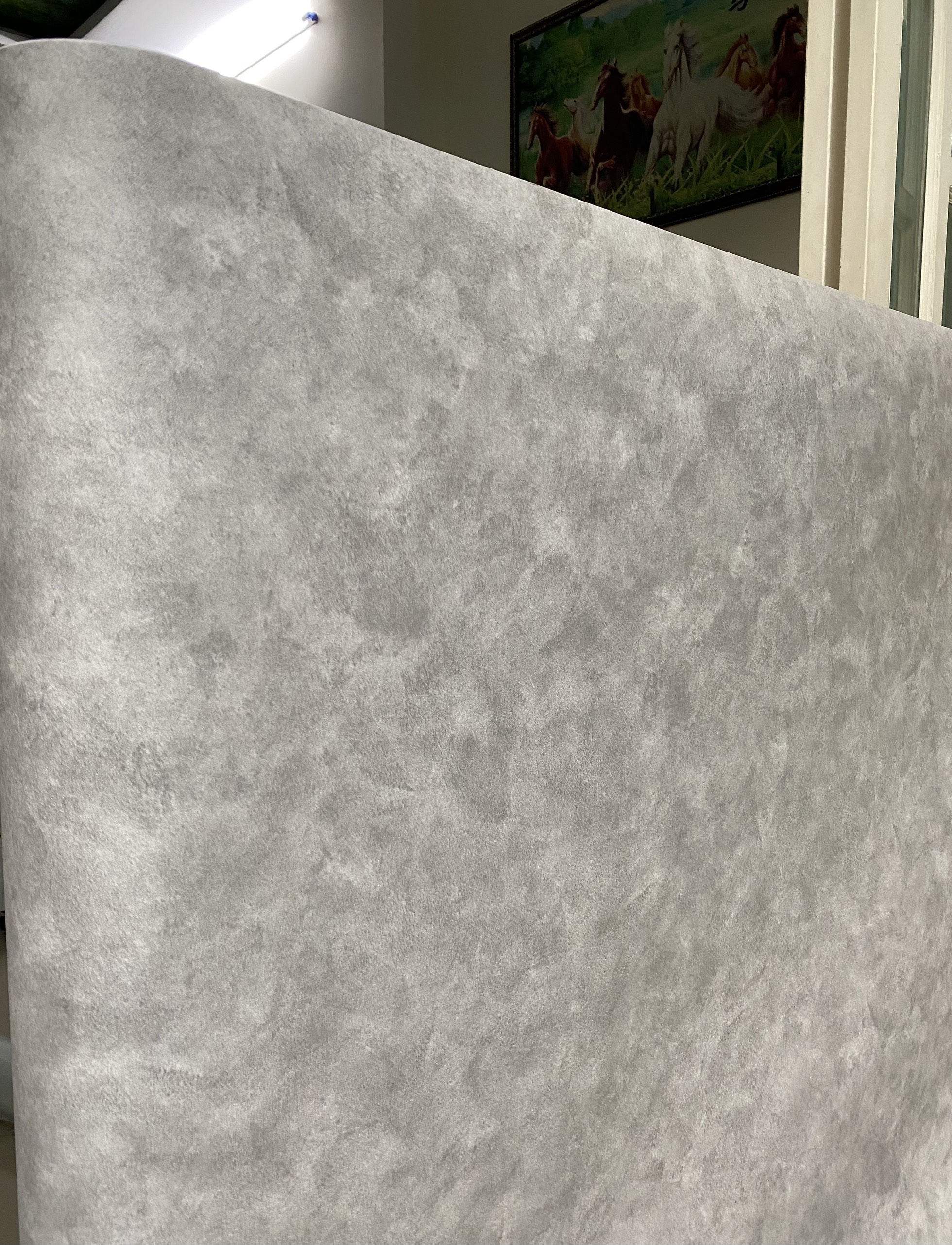 Decal dán tường xám xi măng có sẵn keo trang trí phòng dễ dán