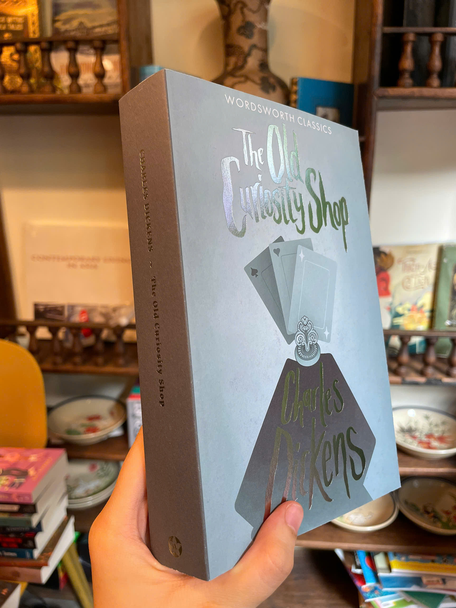 Sách - Old Curiosity Shop by Charles Dickens | Classic Novel / Ngoại văn Nhập khẩu