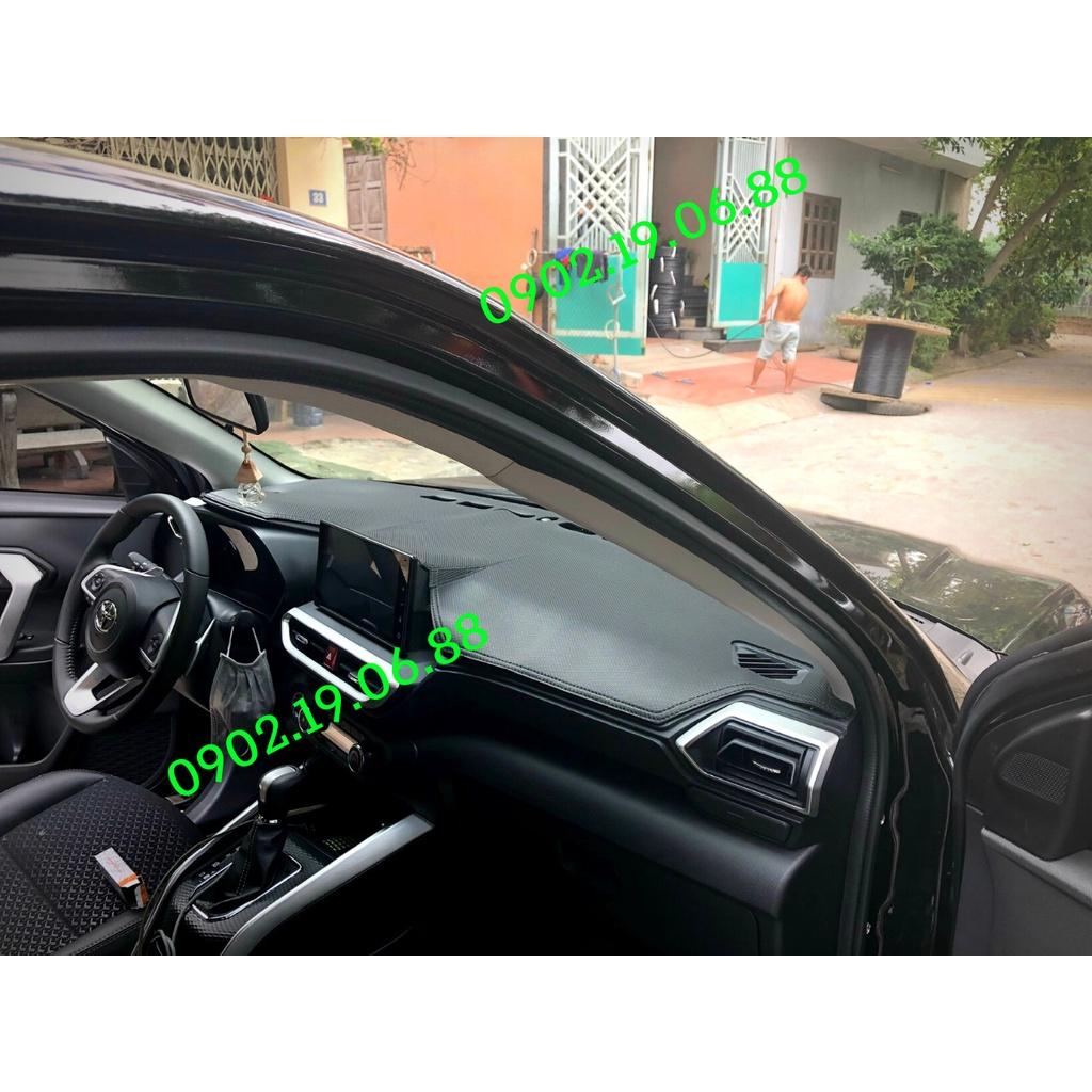 Thảm Taplo DA VÂN CARBON Toyota Raize