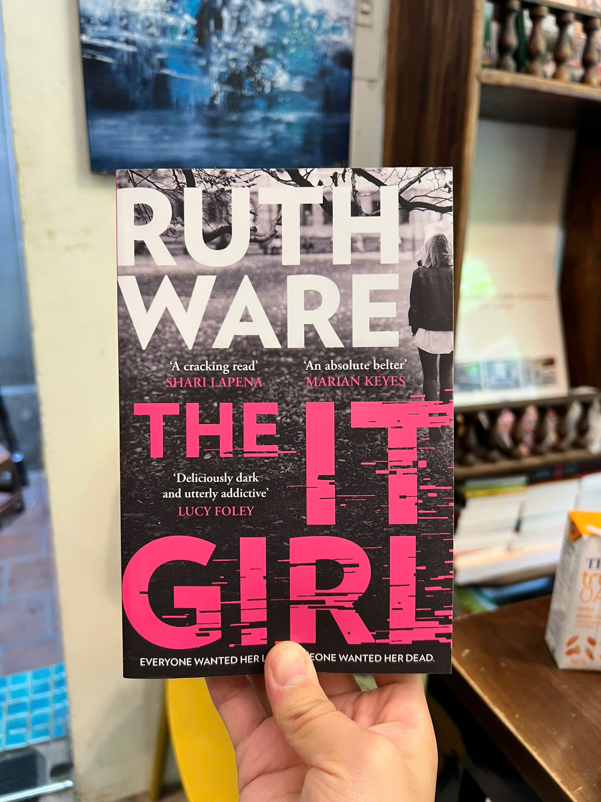 Sách - The IT Girl by Ruth Ware | Mystery Thriller / Trinh thám Tội Phạm Tiếng Anh / Ngoại văn