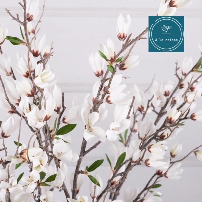 Cành nụ hoa mộc lan cao cấp từ lụa 95cm nhiều nhánh thiết kế trang trí không gian sang trọng