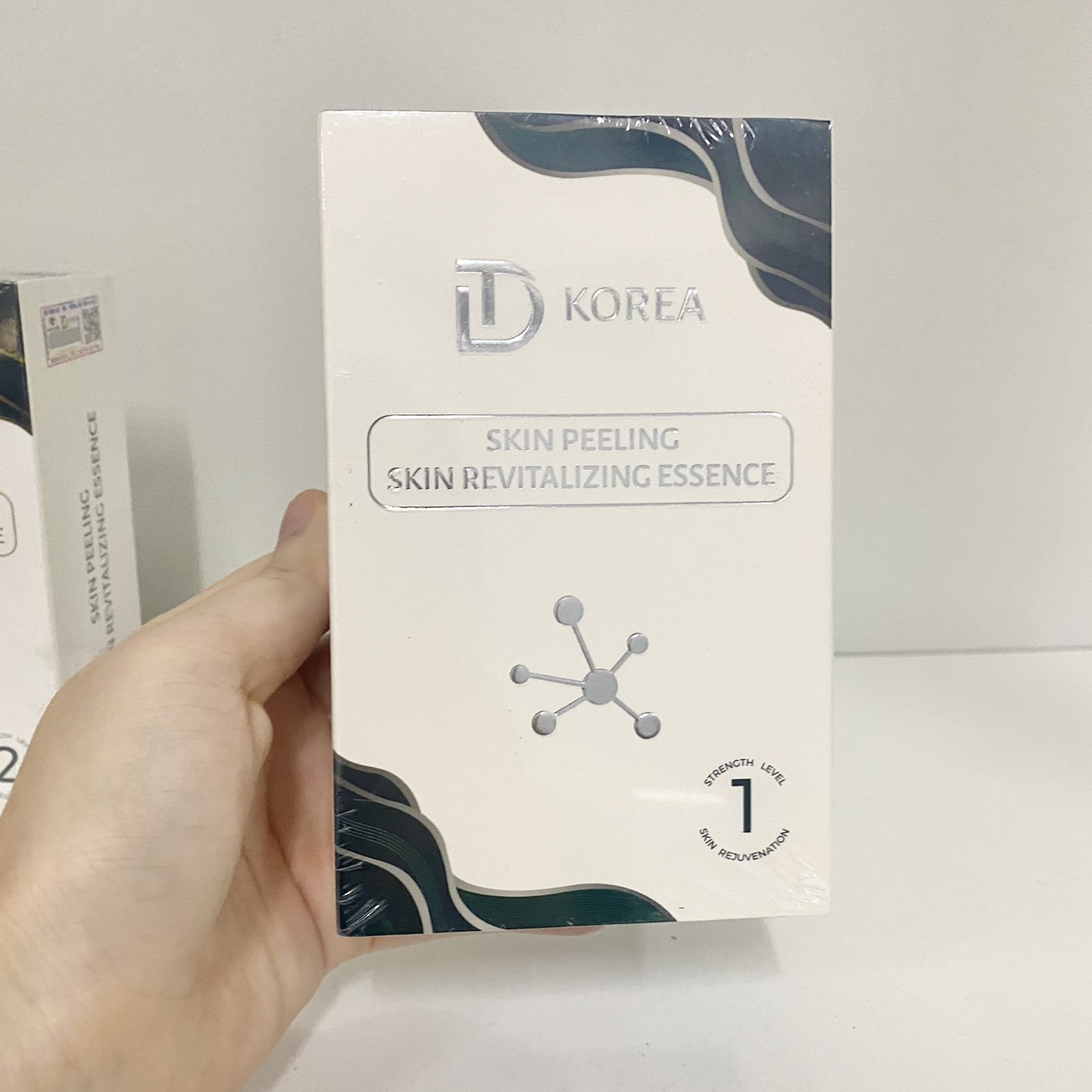 TINH CHẤT TÁI TẠO DA SKIN PEELING RETINOL VI TẢO TRANG NEMO - THAY DA XOÁ KHUYẾT ĐIỂM SAU 1 LẦN PEEL DA