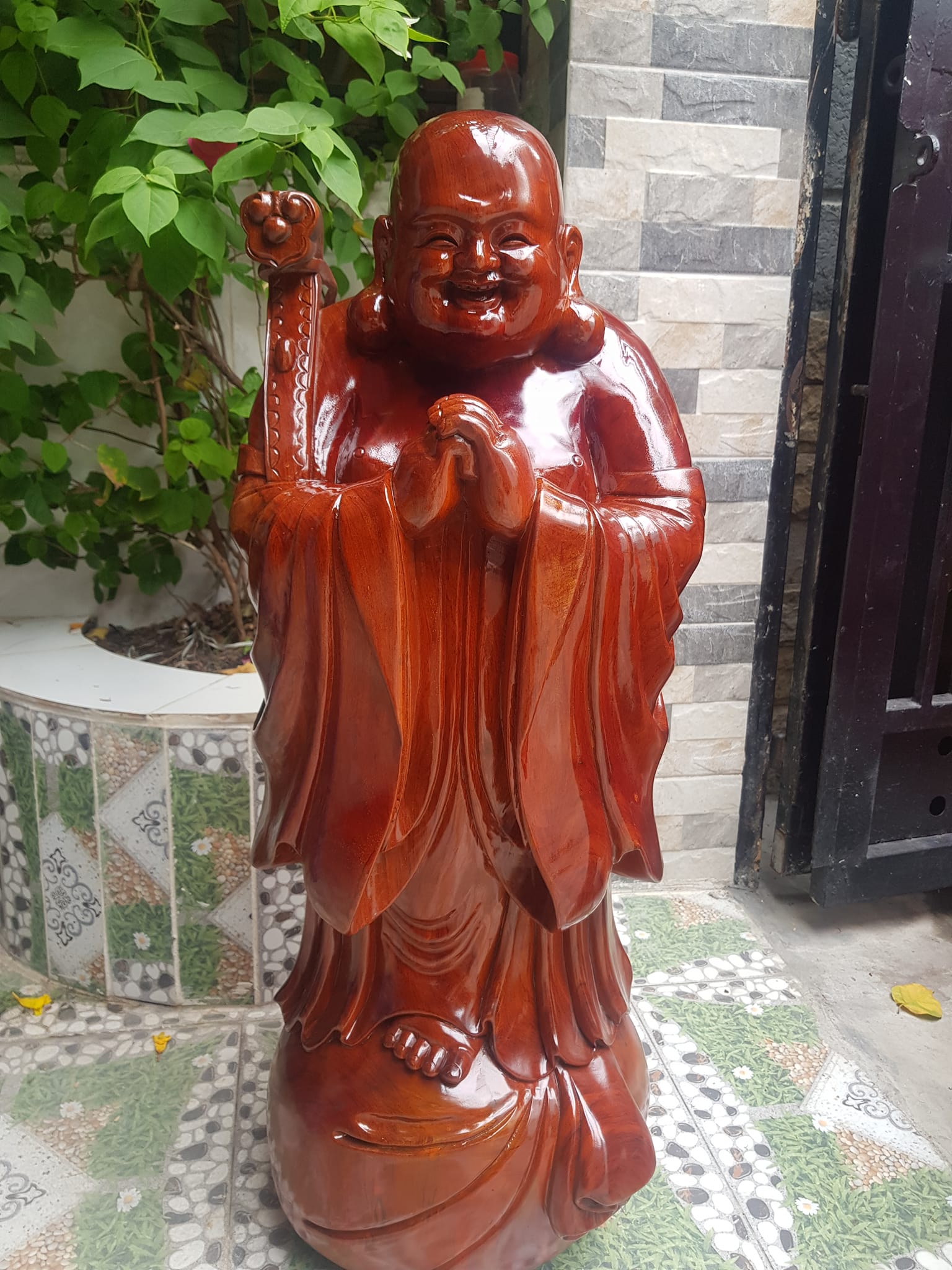 Tượng Gỗ Mỹ Nghệ Phật Di Lặc Đứng Trên Bao Tiền to Chúc Phúc Tay Cầm Như Ý dãy tiền Size Cao 80cm Đk 30cm Sâu 20cm Anh Chị Trưng Bày Phòng Khách ở Nhà , Công Ty, cửa hàng quà biếu tặng ạ