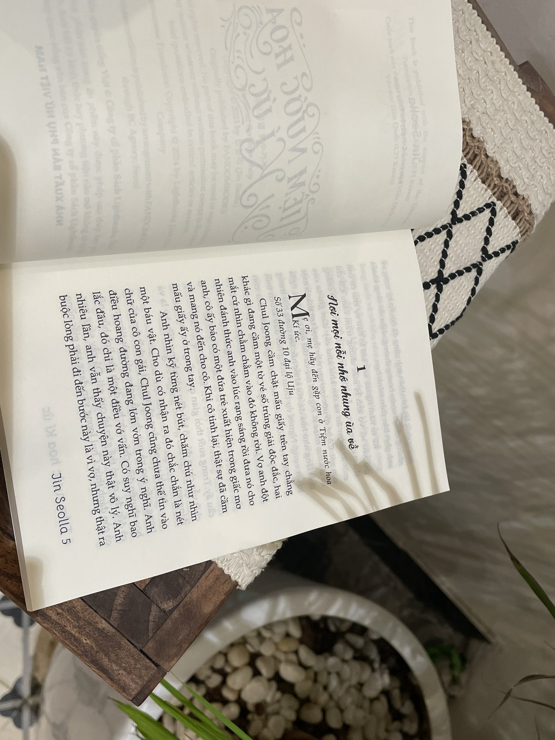 Sách - Tiệm Nước Hoa Ký Ức - Jin Seolla - Nhà xuất bản Phụ nữ Việt Nam &amp; Lightbooks