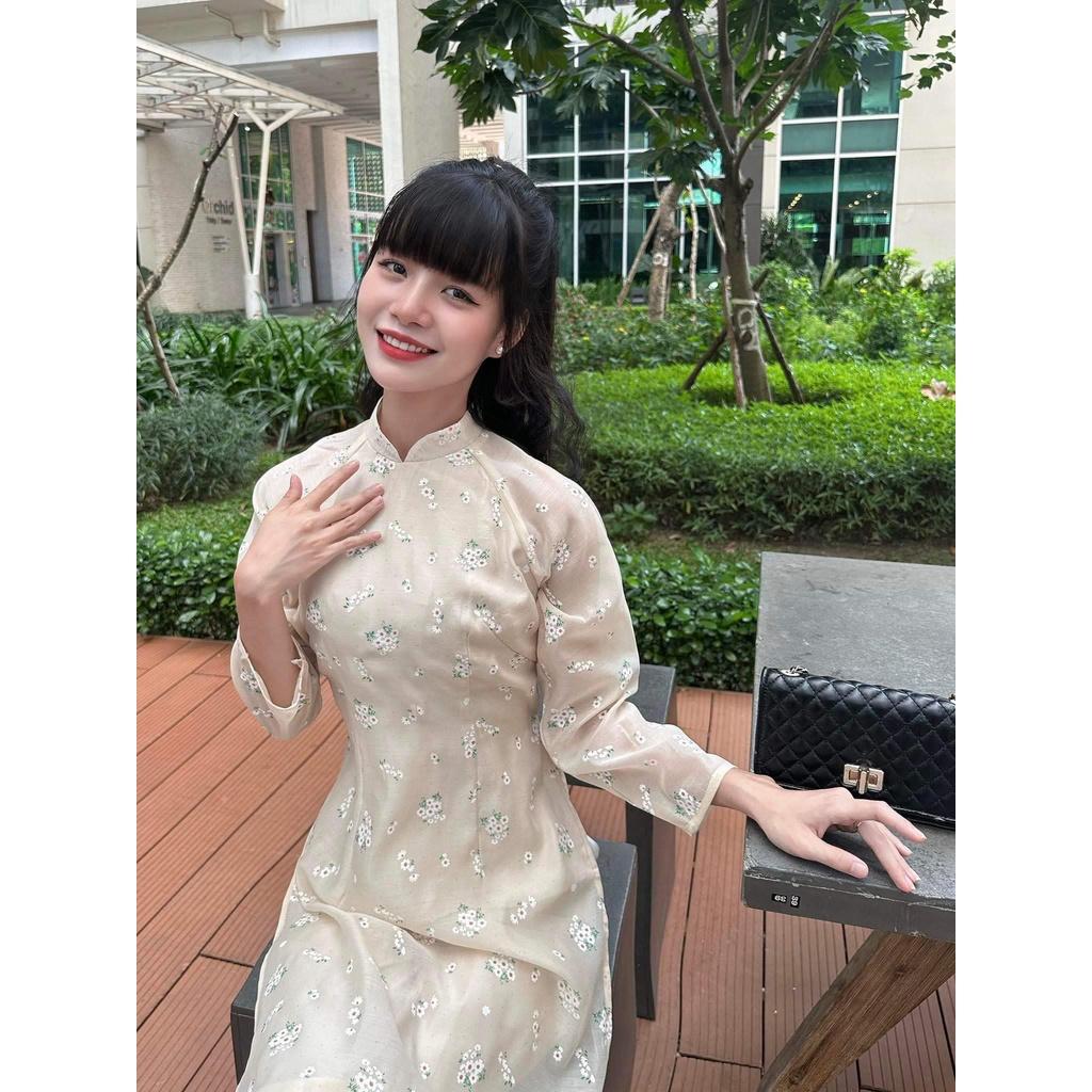 Áo dài tơ vàng hoa mai nhí tay lửng kèm quần lụa