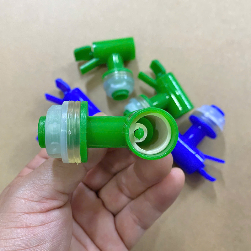 Vòi bình nước lọc 20 lít | Vòi nhựa thay thế bình nước lọc 20l màu xanh dương, xanh lá nhựa cao cấp, dễ dàng lắp ráp