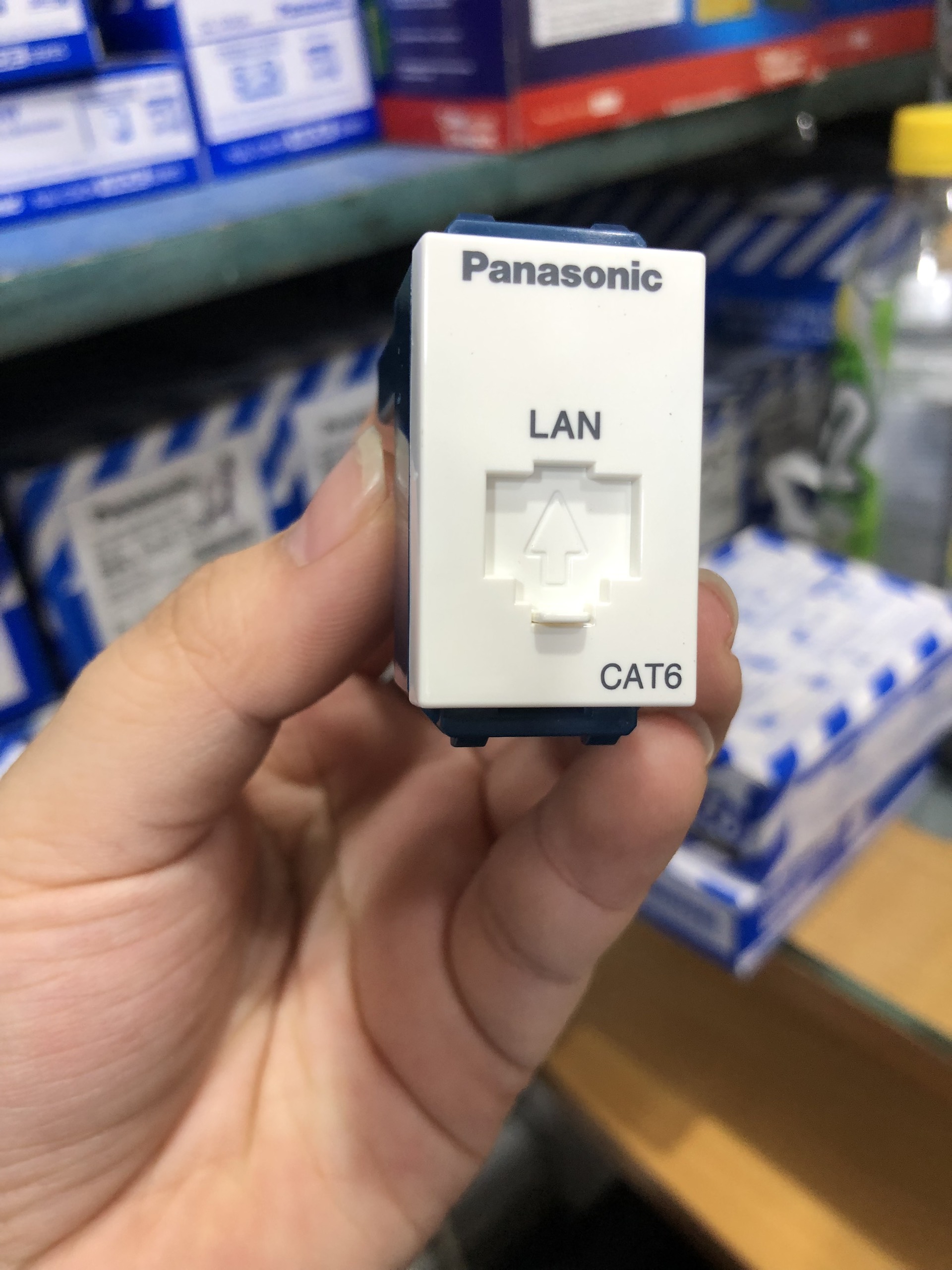 Ổ mạng Cat6 Panasonic WEV-24886SW dòng Wide - Hàng chính hãng