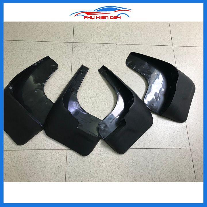 Bộ 4 chắn bùn chuẩn cho xe Innova 2017-2018-2019-2020 (kèm bộ ốc)