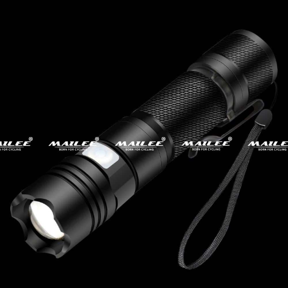 Đèn pin cầm tay mini siêu sáng gọn nhẹ dung lượng pin 4200 mah chống nước tốt có zoom xa gần MAI LEE