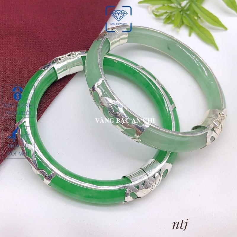 Vòng tay liền khối ngọc xanh bản đũa bọc bạc, Anchi jewelry