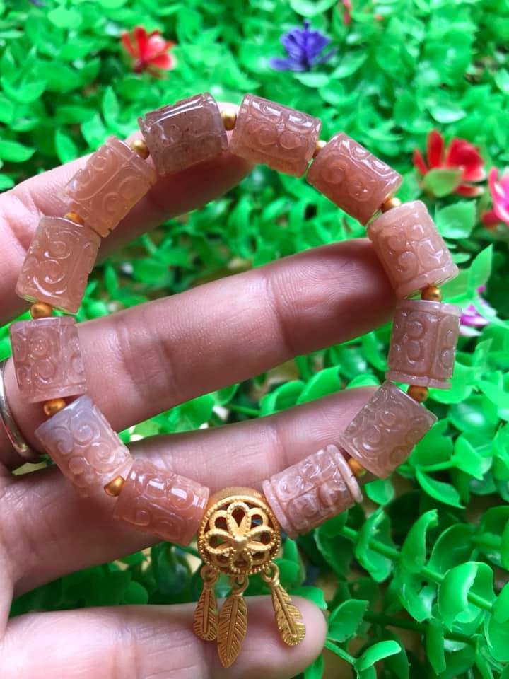 Vòng Tay phong Thủy may mắn tài lộc kiểu Đá Lu Charm mặt trời thiên nhiên vip  Size 9mm x dài 12mm hàng cao cấp nữ đeo tay sang lắm luôn ạ  100% đá thiên đeo vào may mắn tốt sức khỏe tim mạch và đẹp ạ