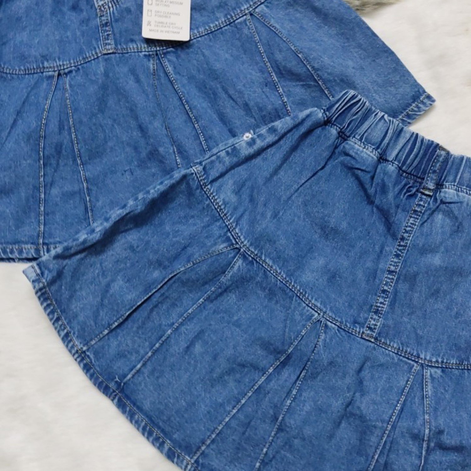 Q00000223 Váy jean xanh cao cấp, dáng xoè, xếp ly, có chíp rất xinh cho bé gái từ 7 tuổi