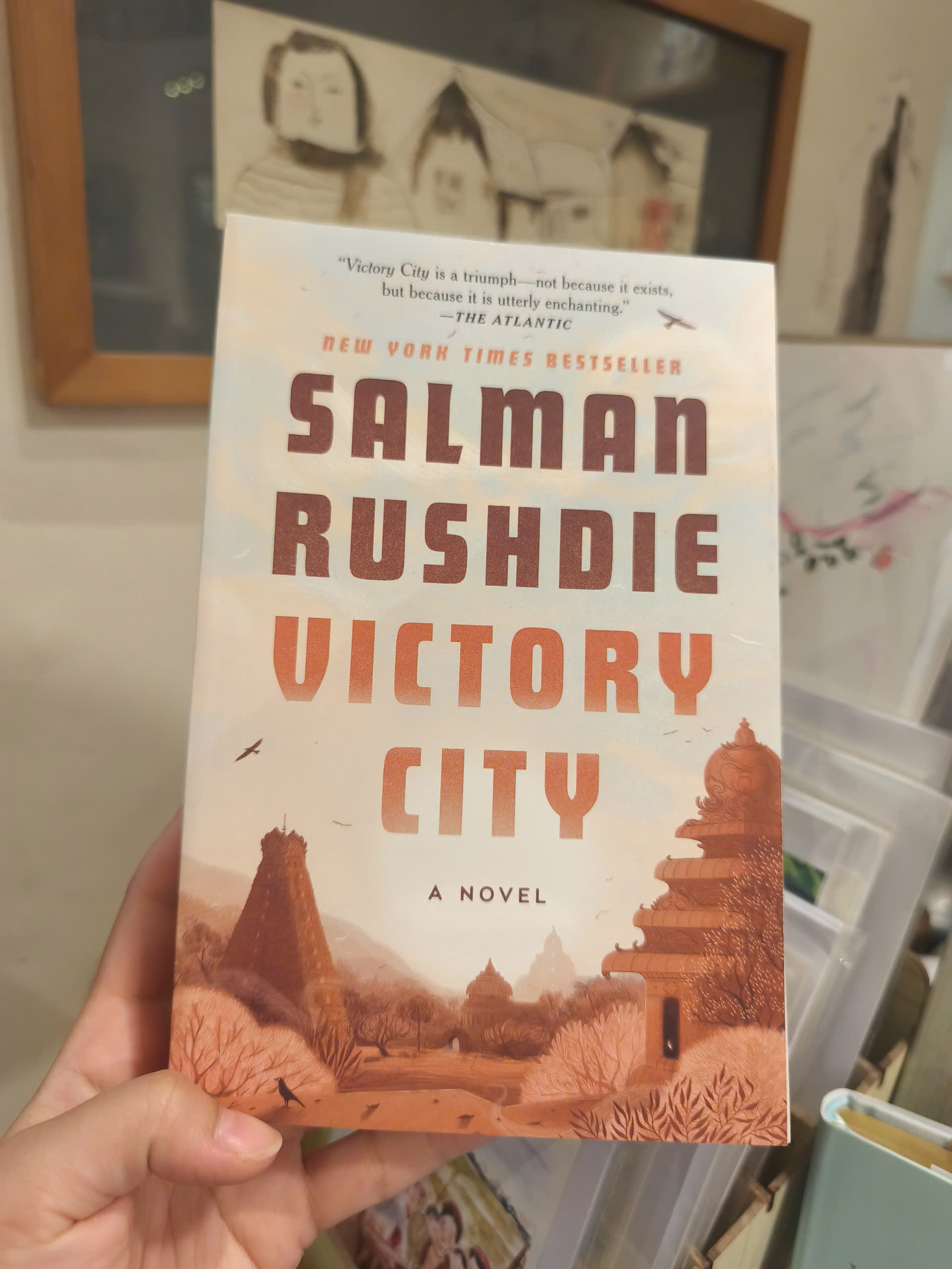 Sách - Victory City by Salman Rushdie - New York Times Bestseller | Fantasy / Historical Fiction