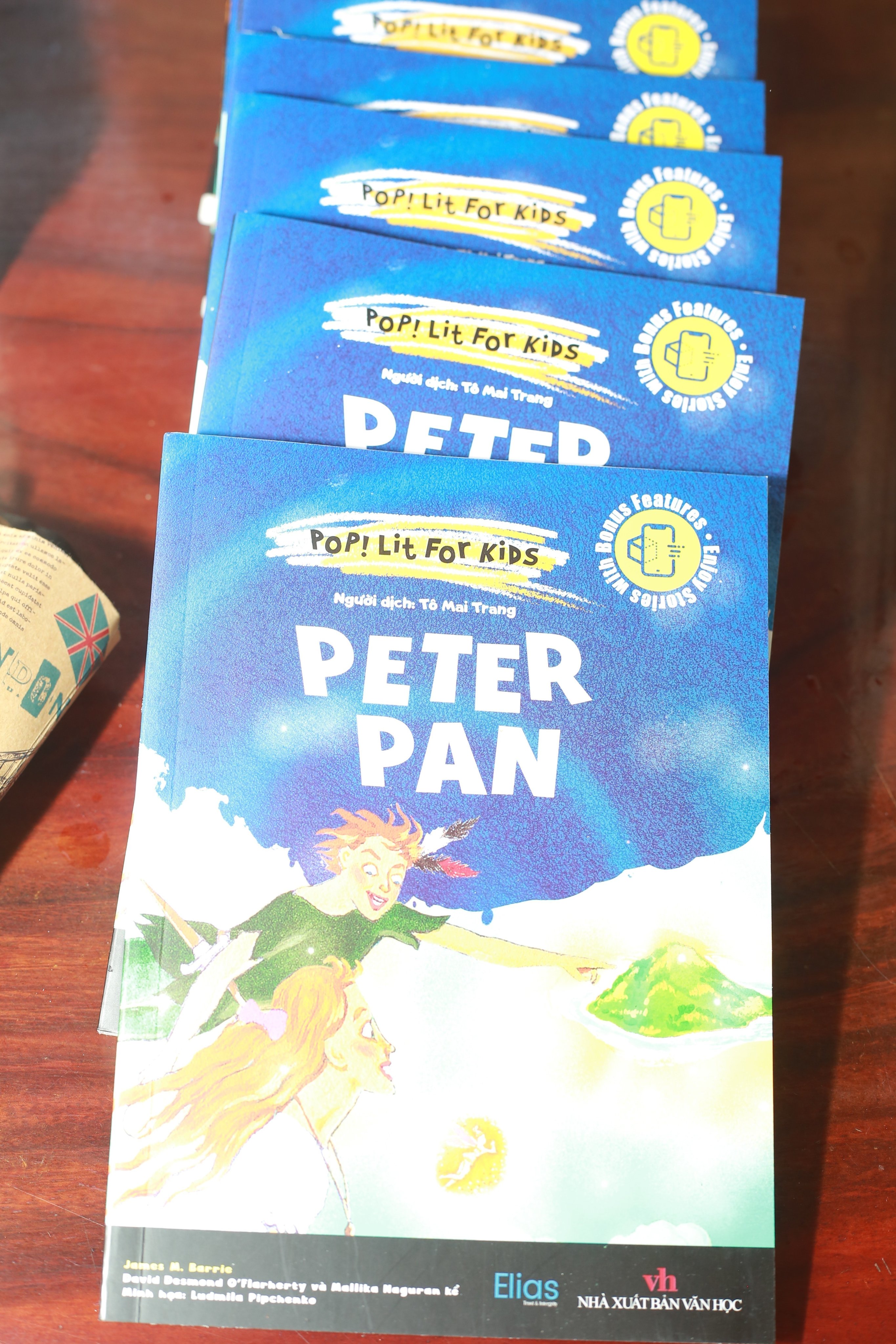 Peter Pan (Song ngữ Anh - Việt) - Tặng kèm postcard