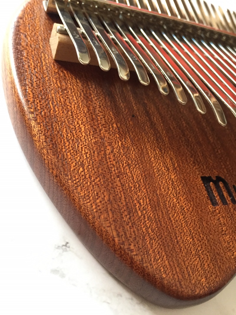 Đàn Kalimba Hình Táo 17 Phím Sapele KaLinh