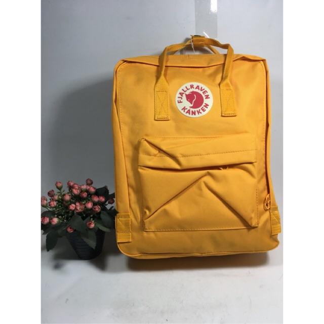 Balo Kanken Classic Vàng Sẫm Quai Vàng ảnh tự chụp