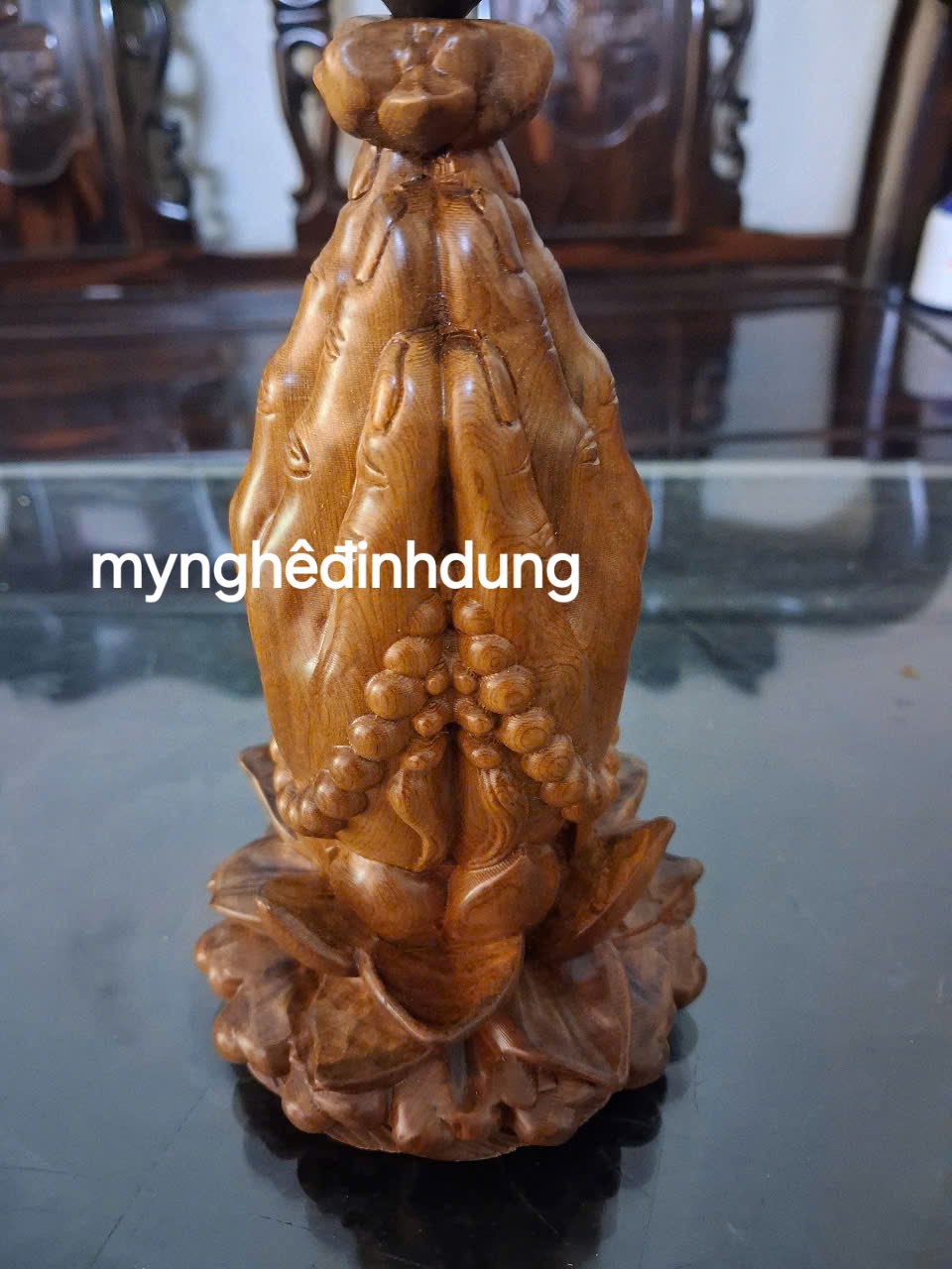 Tượng Bàn tay niệm phật bằng gỗ bách xanh thơm nức cao 15x9x9cm