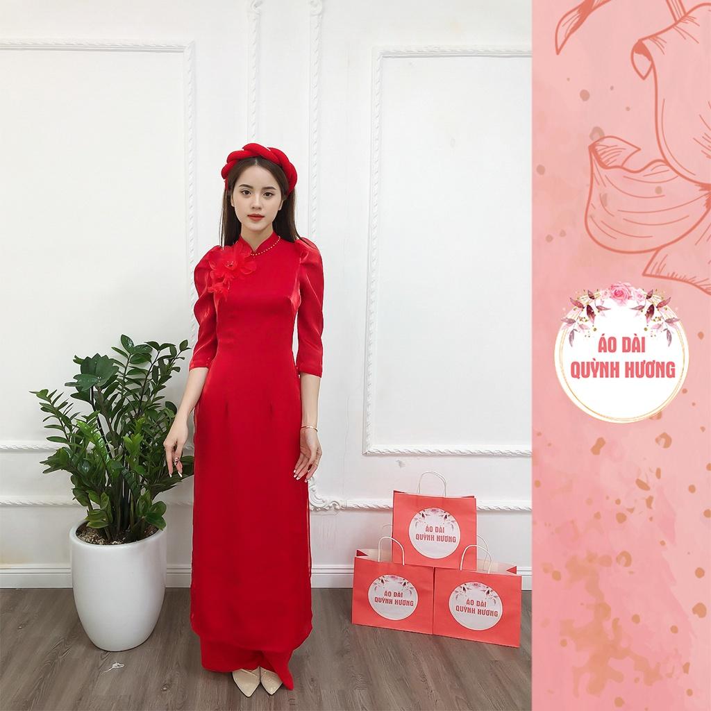 Áo dài voan tơ óng cổ truyền thống đính hạt cổ và hoa rủ màu đỏ