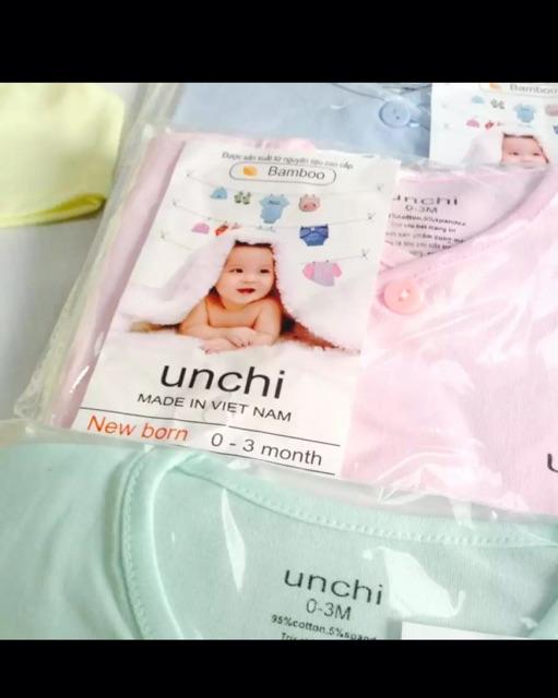 Một Bộ đồ dài tay cho bé sơ sinh nhiều size từ 0-9 tháng được làm từ chất liệu vãi cotton mềm mại,co giản tốt, thích hợp cho bé mặc cả ngày lẫn đêm