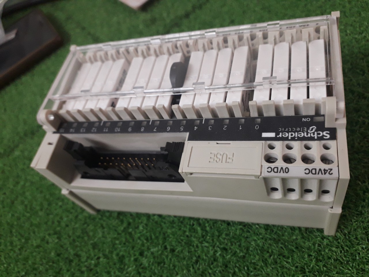 Schneider Electric ABE7R16T111