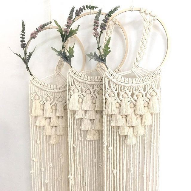 1 dreamcatcher macrame handmade kèm hoa trang trí