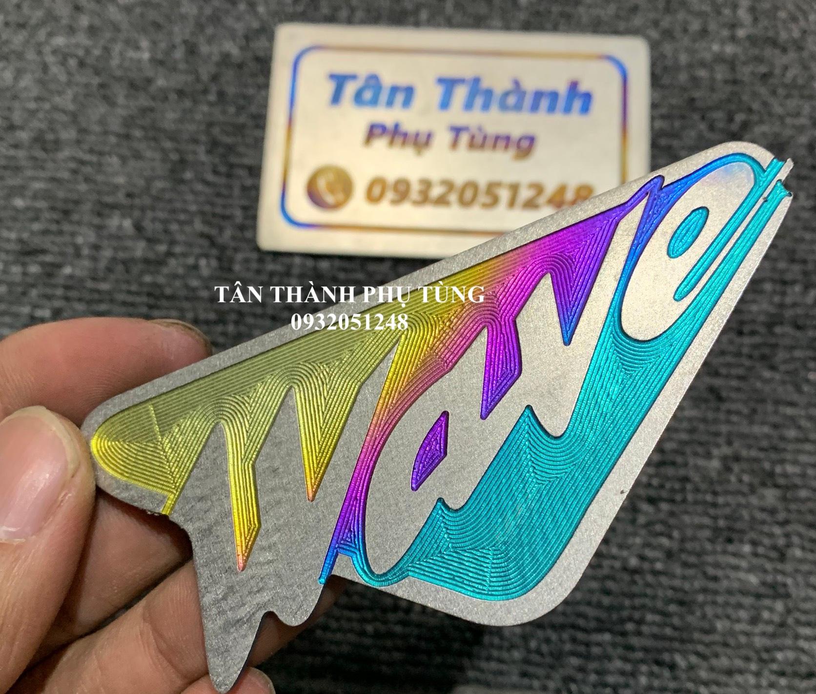 Logo Titan dành cho Wave dán trước mặt nạ 7 màu
