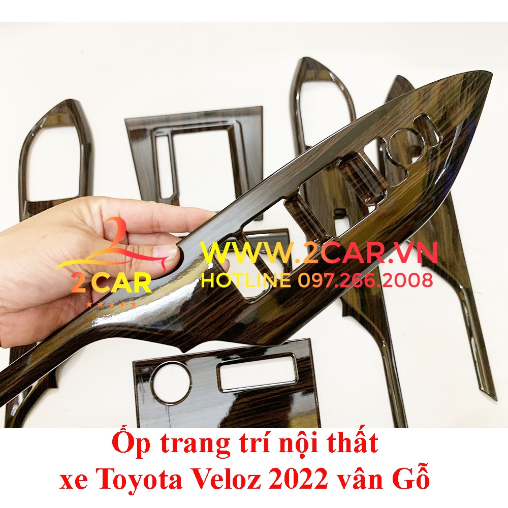 Ốp nội thất vân Gỗ xe Toyota Veloz 2022, 2023 Hàng nhựa bóng cao cấp sang chảnh, độc lạ