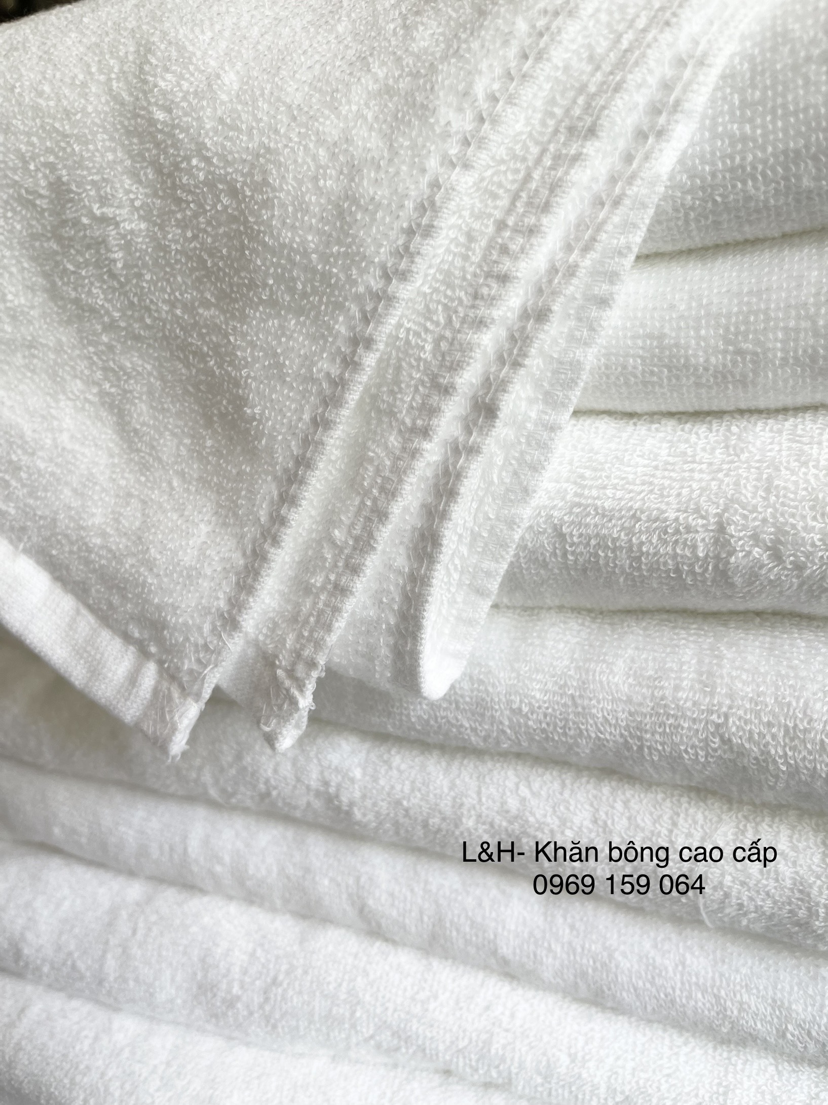 Khăn tắm trắng khách sạn, resort kt 70x140cm, nặng 380g