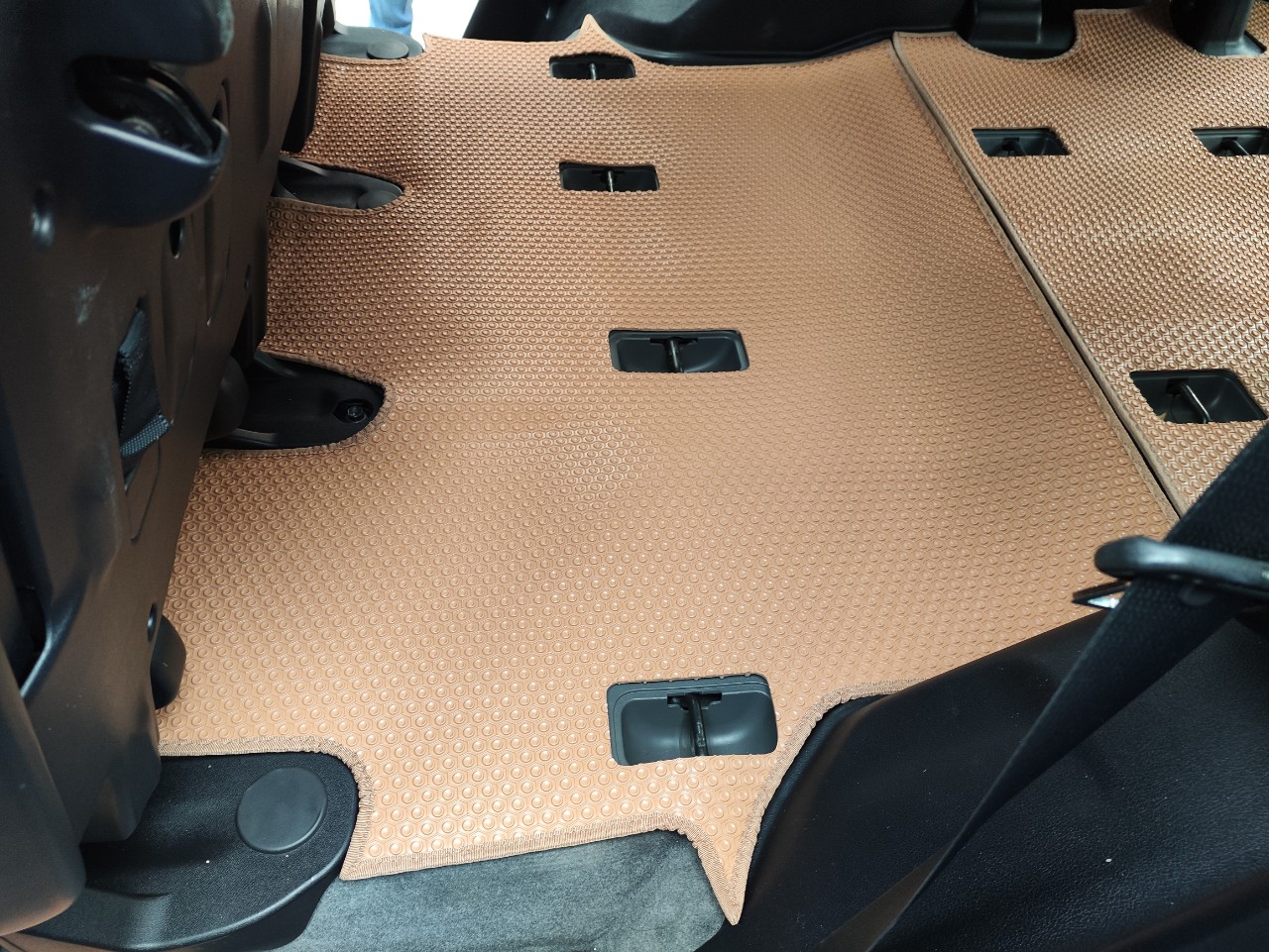 Thảm lót sàn ô tô KATA cho xe Lexus LX570 (2009-2023) - Khít với sàn xe, Chống trơn, Không mùi, Không ẩm mốc
