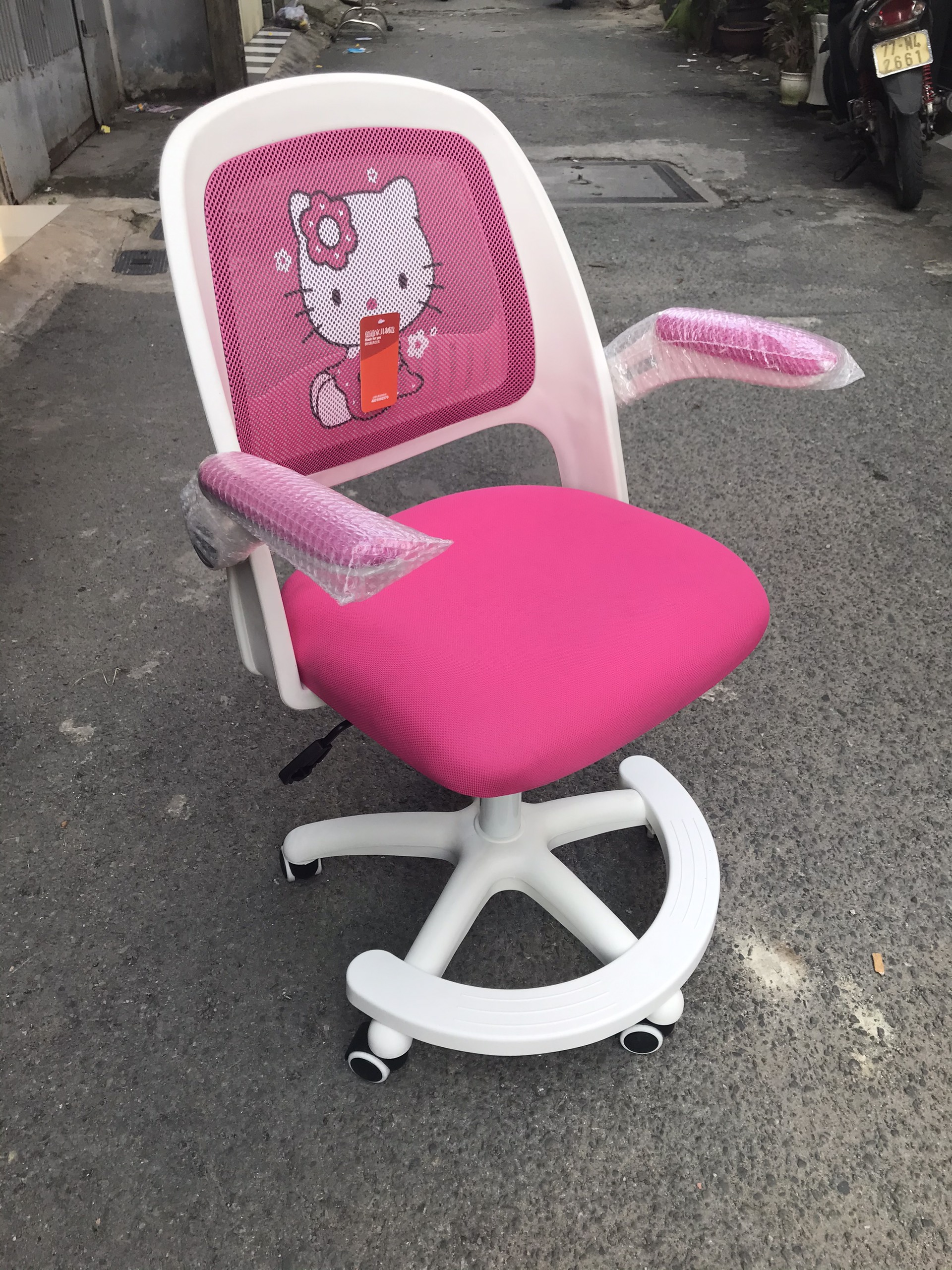 Ghế học sinh  Hello Kitty