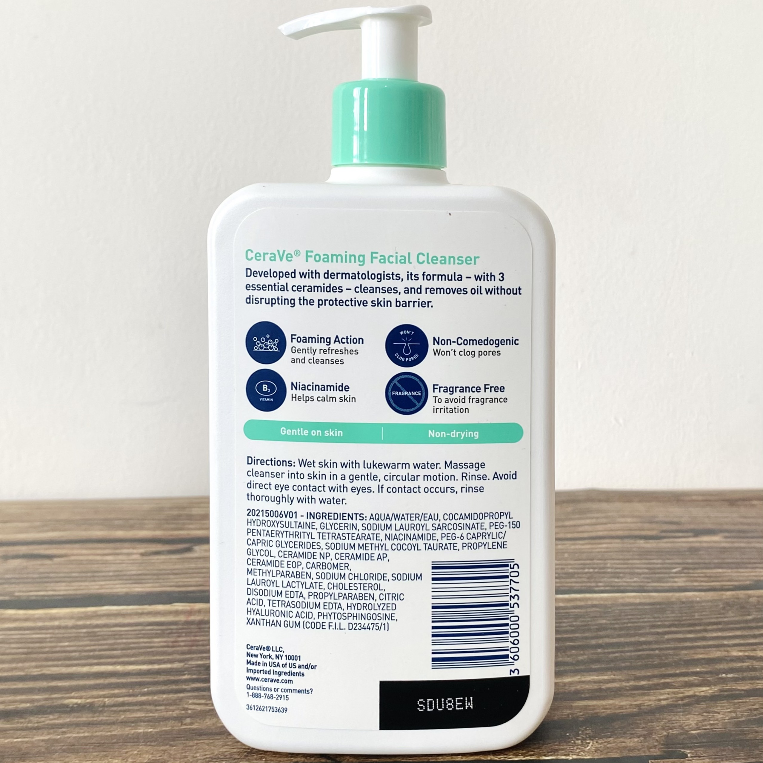 Sữa Rửa Mặt Cerave Foaming Facial Cleanser 473mL Da Dầu Và Da Thường Nhập Mỹ