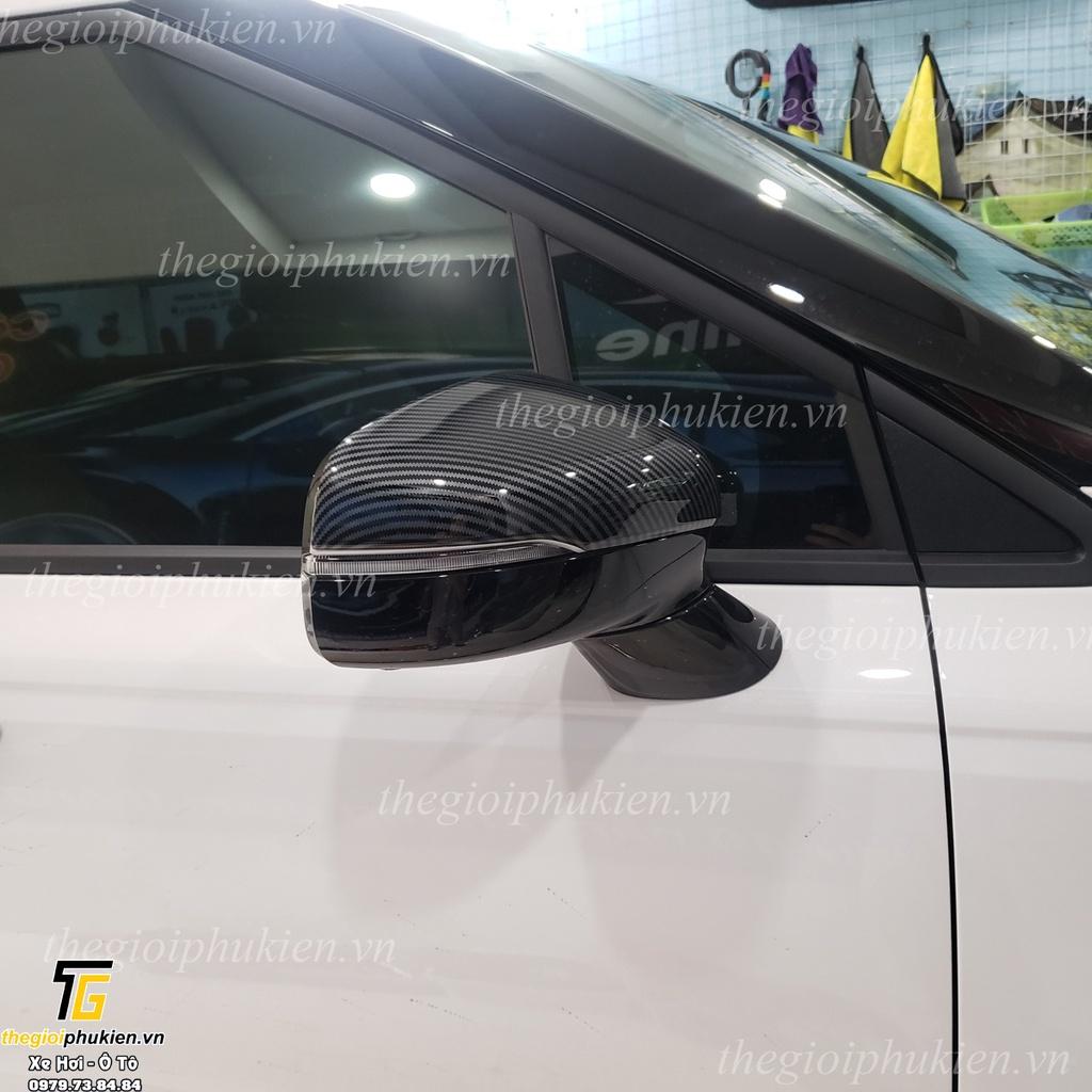 Bộ ốp gương chiếu hậu Kia Carnival vân Carbon cap cấp