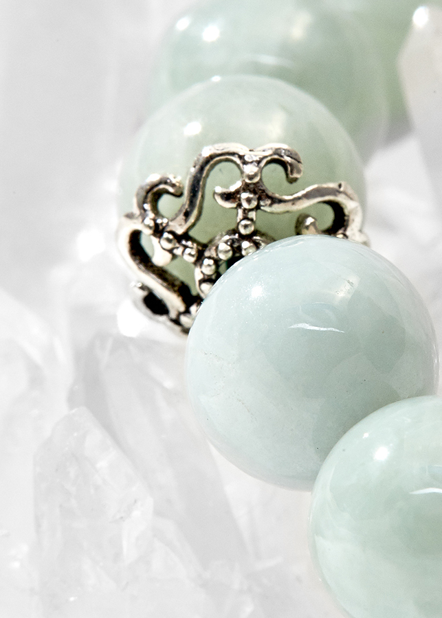 Vòng tay cẩm thạch phỉ thúy phối bướm bạc Ngọc Quý Gemstones