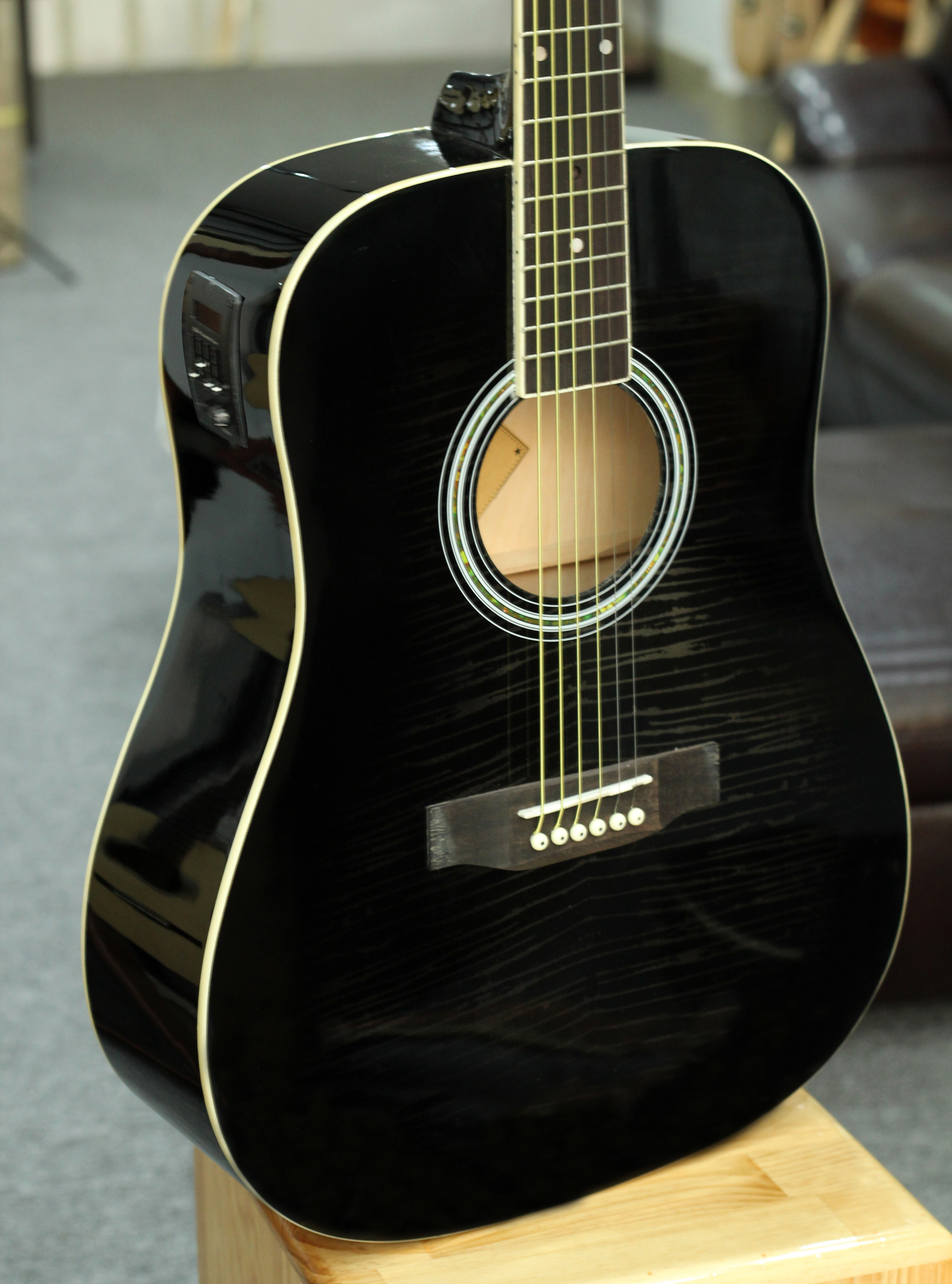 Đàn Guitar Acoustic Morrison MGW 405BK EQ