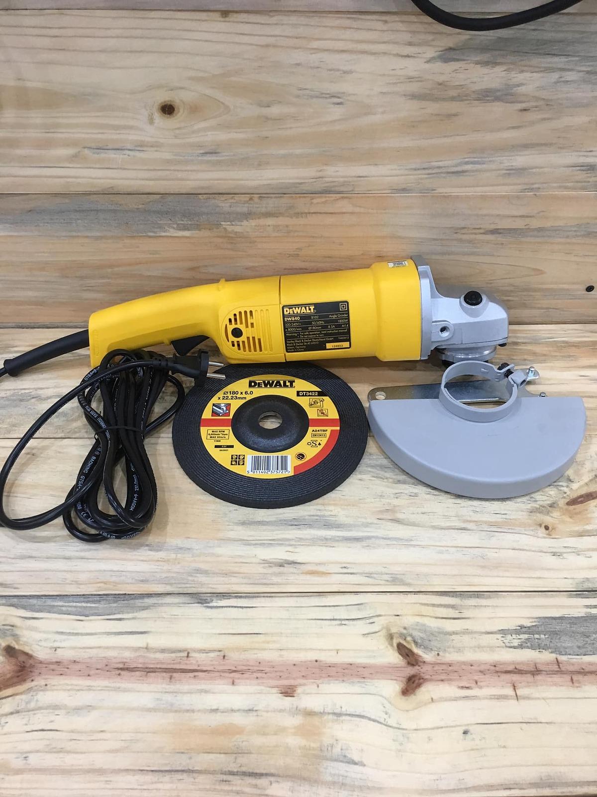 MÁY MÀI CẦM TAY 180MM 1800W DEWALT DW840-B1 - HÀNG CHÍNH HÃNG