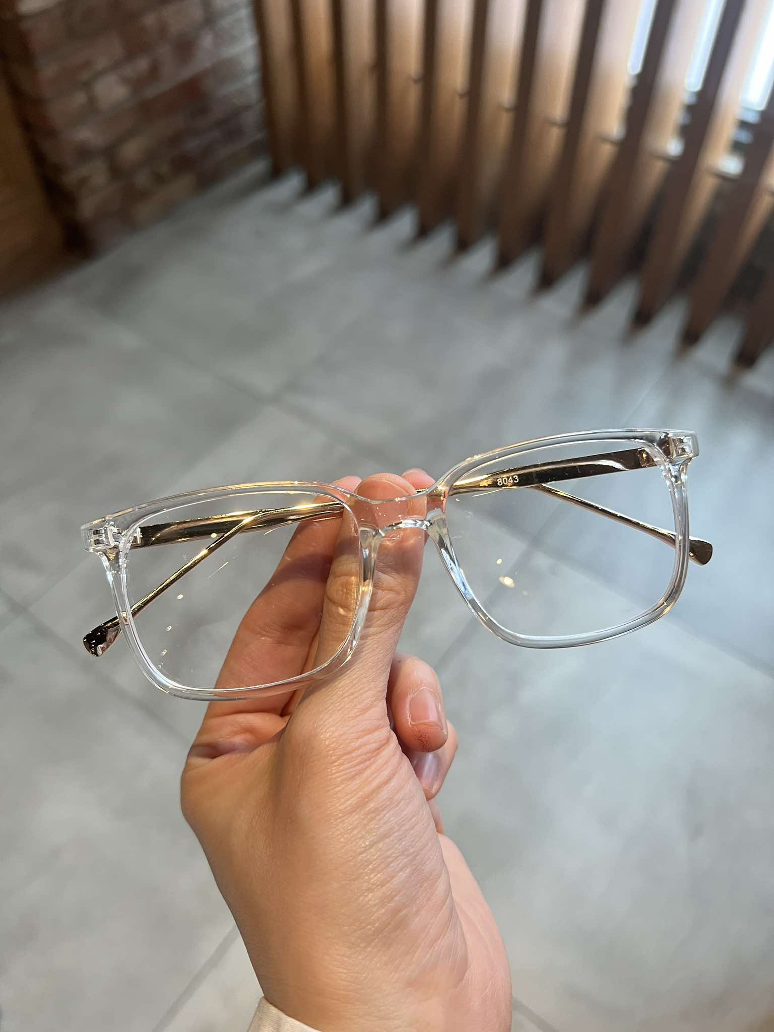 Kính Trong suốt Mắt vuông kim loại