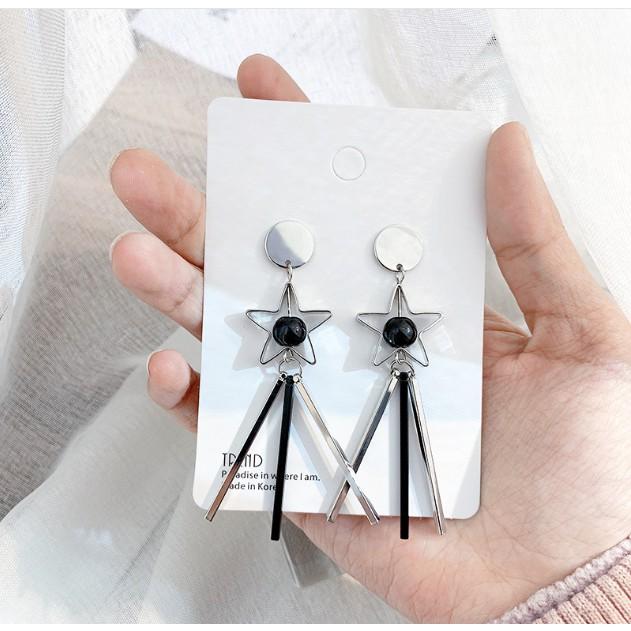 HOA TAI SÁNG DÀI NGÔI SAO BI ĐEN