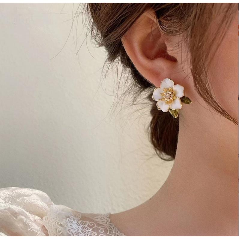 Bông tai nữ chuôi bạc 925 hình hoa mai trắng viền vàng phụ kiện trang sức